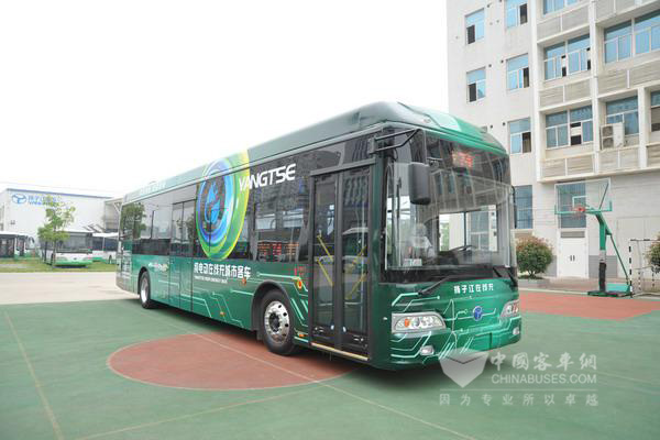 揚(yáng)子江客車WG6124BEVH純電動(dòng)在線充城市客車