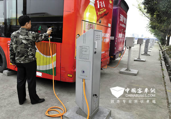 珠三角首個大型純電動公交車充電站啟用