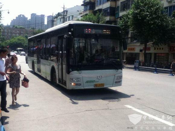 四川瀘州：公交“夏令時(shí)”末班車有調(diào)整