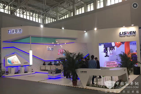 力神主場(chǎng)顯優(yōu)勢(shì)，2017天津客車(chē)展上大放異彩