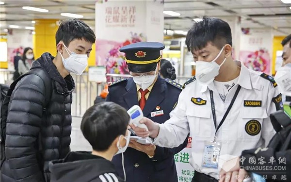 交通部：公路客座率控制在50% 農(nóng)民工包車可免費(fèi)走高速