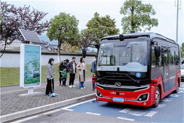 金龍自動駕駛“robobus”永川投運