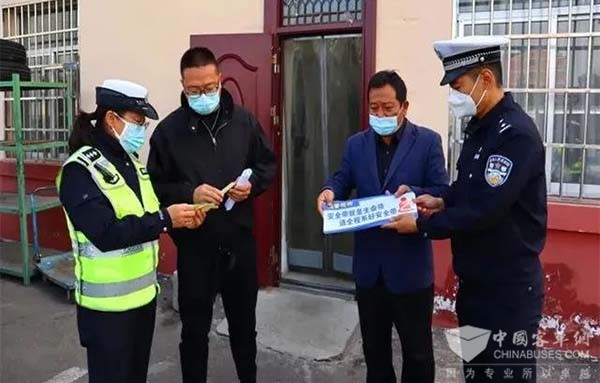寧夏公安廳交警總隊(duì) 客車安全帶 使用提示貼