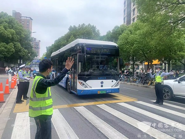 公交駕駛員 駕車行駛  安全行車 行車措施