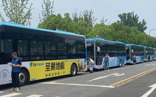 嗨歌有你 保障有我 南京公交助力江心洲音樂節(jié)一路暢行