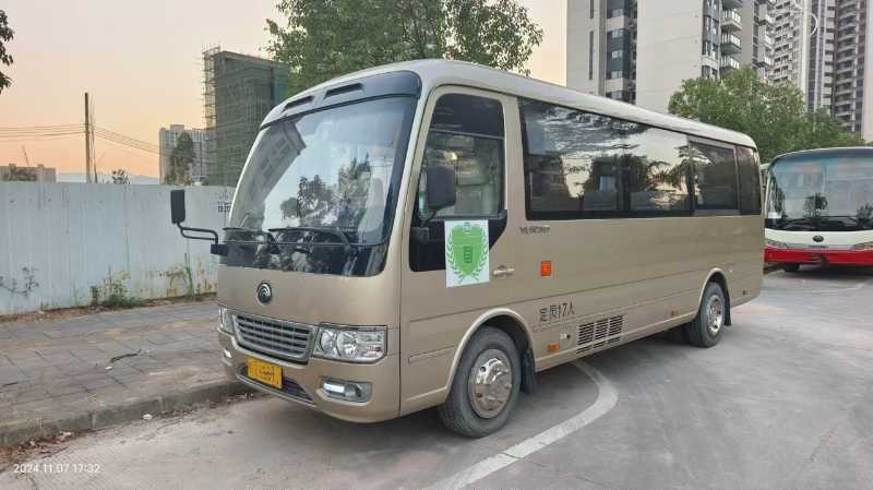 2021年11月 國(guó)六17座宇通T7旅游車