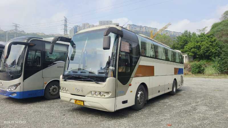 39座國(guó)四青年6105氣囊中門(mén)車 