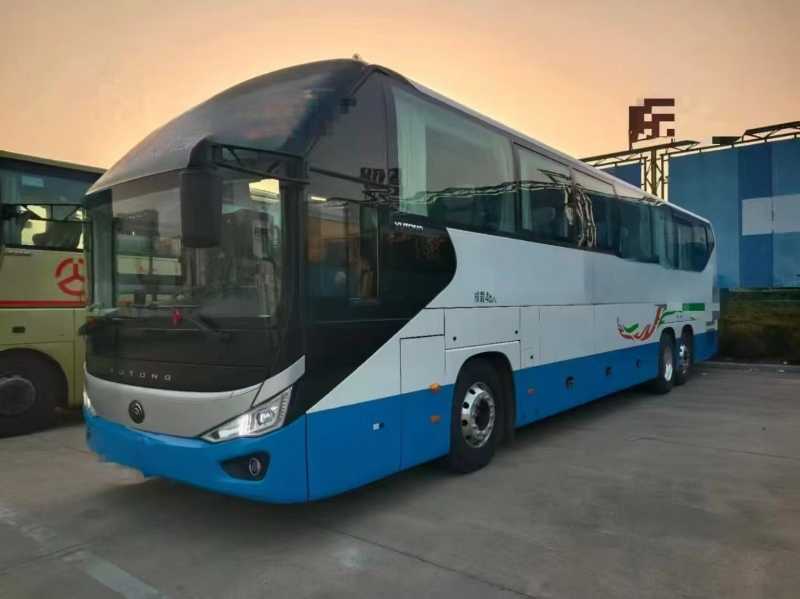 2024年12月上牌兩臺(tái)國六東北配有公告48座宇通6137半臥車