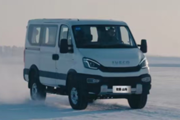 依維柯歐霸·山海：冰雪戰(zhàn)場上的“硬核戰(zhàn)士”