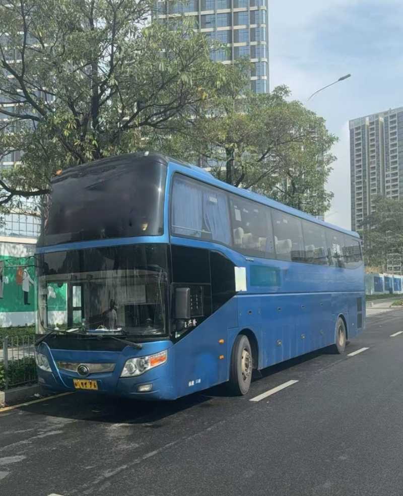 2015年7月上牌粵牌55座有司機睡倉宇通6126氣囊營運車