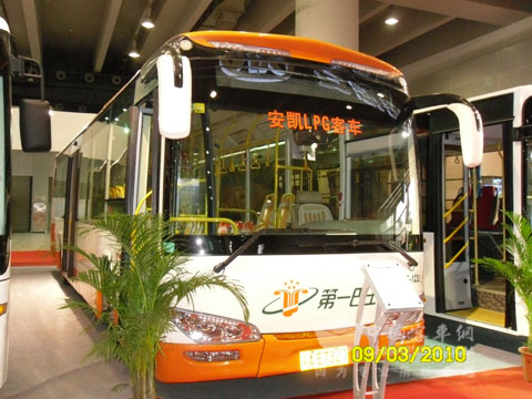 安凱HFF6110G50L豪華公交車