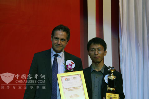 中通客車LCK6899H榮獲2010世界客車聯(lián)盟年度最佳中型客車獎