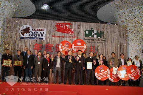 2011上?？蛙囌公@獎企業(yè)合影