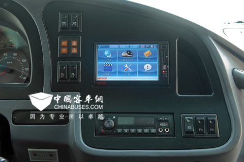 安裝了G-BOS智慧運(yùn)營(yíng)系統(tǒng)的海格智慧客車操作臺(tái)