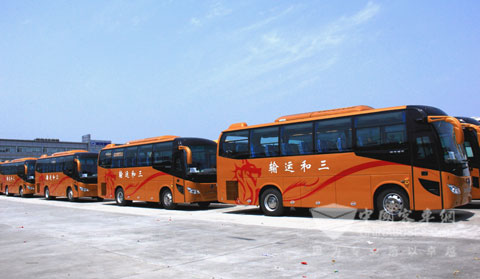 申龍近20輛燃氣客車進入內(nèi)蒙左旗