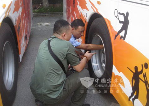 西沃服務人員耐心給駕駛員培訓