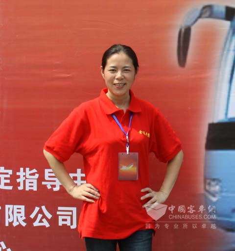 重慶市公共電車有限公司的優(yōu)秀駕駛員吳平