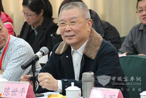 中國(guó)公路學(xué)會(huì)客車(chē)分會(huì)專家委員會(huì)委員、客車(chē)零部件委員會(huì)副主任陳世平
