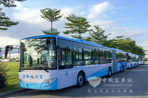 大金龍交付江南公交的首批18米BRT