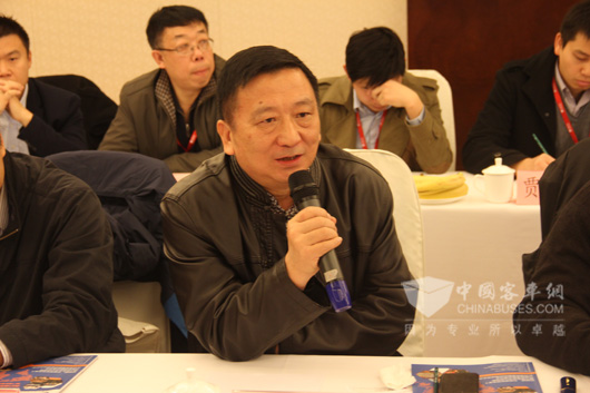 深圳市汽車維修協(xié)會副會長、原深圳市運發(fā)集團股份有限公司資產(chǎn)機務(wù)部部長于懷勇