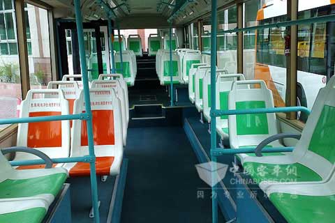 翻新公交車內(nèi)座椅