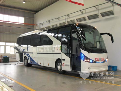 為達(dá)沃斯論壇提供服務(wù)的安凱客車