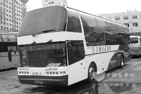 江西長(zhǎng)運(yùn)購(gòu)置的雙層豪華客車