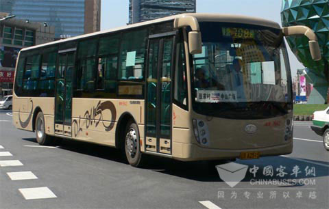 搭載道依茨大柴發(fā)動(dòng)機(jī)的大連公交車