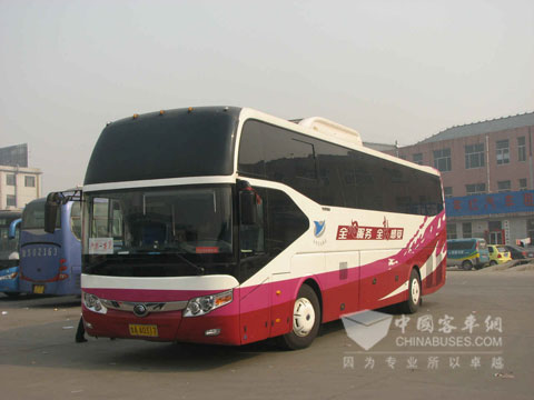 濟(jì)南——萊蕪班線上的宇通LNG客車