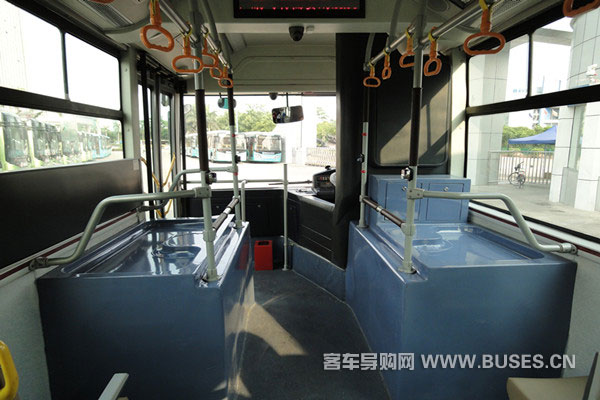 五洲龍FDG6101NG5公交車（天然氣國五10-40座）