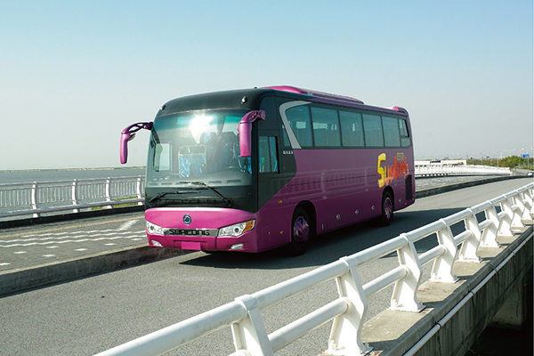 申龍SLK6118L5B客車（柴油國(guó)四24-53座）