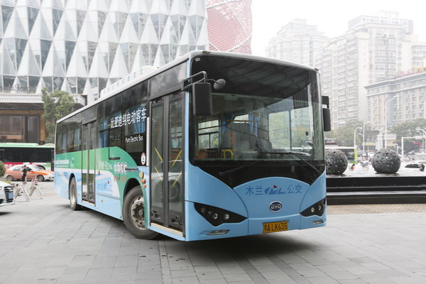 比亞迪BYD6100LGEV9公交車（純電動(dòng)17-39座）