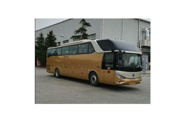 申龍SLK6126ALD52客車（柴油國五24-56座）