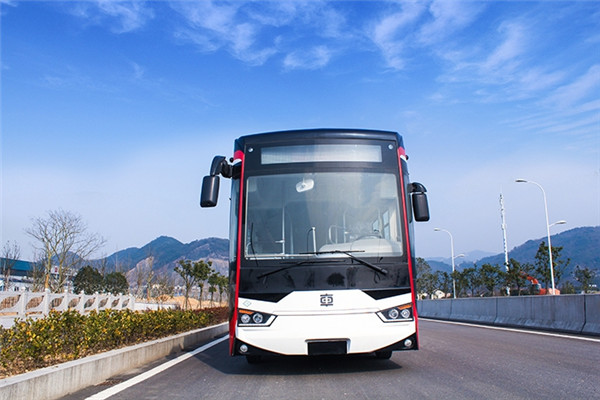 浙江中車(chē)CSR6850GPHEV1公交車(chē)（柴油/電混動(dòng)國(guó)五10-30座）