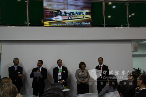 2009歐洲客車博覽會上年度新聞活動，企業(yè)管理者與大眾見個面，溝通交流