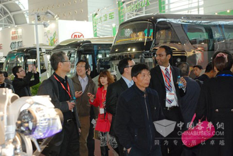 客車(chē)行業(yè)全景展示，新能源客車(chē)成焦點(diǎn)