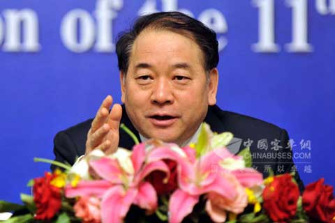 全國(guó)人大代表、中國(guó)重型汽車集團(tuán)公司董事長(zhǎng)馬純濟(jì)
