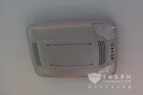 裝在校車上的美時(shí)美克空氣凈化裝置 