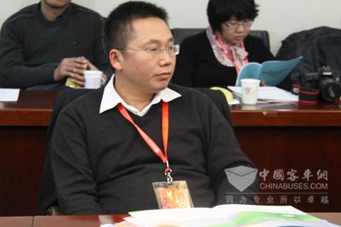 比澤爾銷售總監(jiān)陳道江參加影響中國(guó)客車業(yè)系列活動(dòng)