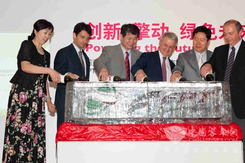 菲亞特動(dòng)力科技與北京公交集團(tuán)的1200臺(tái)天然氣發(fā)動(dòng)機(jī)供貨交接儀式